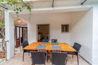 Patio nebo venkovní prostory v ubytování Robinson House Zrnovo (3637)