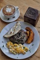 Jídlo v hotelu nebo okolí