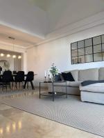 Część wypoczynkowa w obiekcie Penthouse with sea views in Marbella