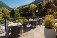 Nespecifikovaný výhled na hory nebo výhled na hory při pohledu z hotelu