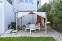 Vonkajšia záhrada v ubytovaní "Kochili Villa" LUXURY VILLA