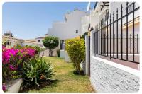 A garden outside La CASA en La Carihuela playa a 4 minutos a pie