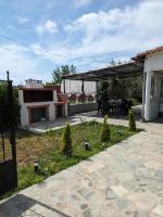 Vonkajšia záhrada v ubytovaní Ferienhaus "Arizones", Nea Kallikratia, Chalkidiki