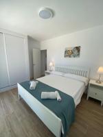 Posteľ alebo postele v izbe v ubytovaní Independent Villa BEACH HOUSE EL BOSQUE