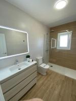 Kúpeľňa v ubytovaní Independent Villa BEACH HOUSE EL BOSQUE