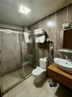 Koupelna v ubytování Lucid Hotel