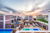 Bazén v ubytovaní Tereza's Sunset Hotel alebo v jeho blízkosti