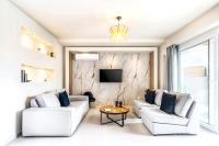 Televízia a/alebo spoločenská miestnosť v ubytovaní Tereza's Sunset Hotel