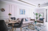 Posezení v ubytování Sea & Palm View Elegant 1 Bedroom Apartment