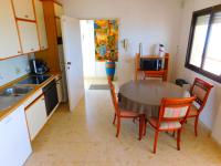 Kuchyň nebo kuchyňský kout v ubytování GMID IMMO Apartamento Castell Joncar 3