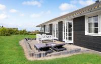 Zahrada ubytování 3 Bedroom Beautiful Home In Slagelse
