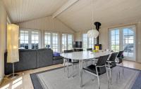 Posezení v ubytování 3 Bedroom Beautiful Home In Slagelse
