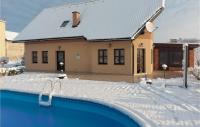 Cozy Home In Krasic With Sauna v zime