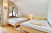 Posteľ alebo postele v izbe v ubytovaní Cozy Home In Krasic With Sauna