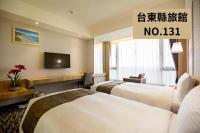 カイシェン スターライト ホテルにあるテレビまたはエンターテインメントセンター
