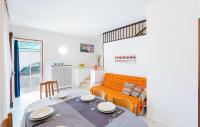A seating area at Casa Emilia 2