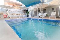 Elegant Maltepe by Travel Pro Services - Kallithea Halkidikiの敷地内または近くにあるプール