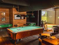 Biliár nebo kulečník v ubytování Hilton Dubai Al Habtoor City