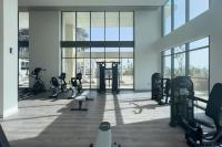 Fitness centrum a/nebo fitness zařízení v ubytování GuestReady - Sunny Retreat near Dubai Frame