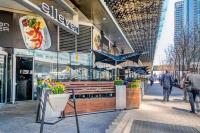 Επισκέπτες που μένουν στο Stunning 2 BD in heart of Toronto with Parking