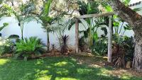 Vonkajšia záhrada v ubytovaní VILLA OASIS Casa Rural ideal Familias y grupos