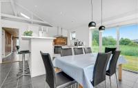 Kuchyň nebo kuchyňský kout v ubytování Holiday Home J,tagholmsvej Rømø Denmark