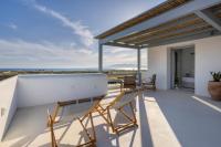 Balkón alebo terasa v ubytovaní Villa Fryni, private pool & seaview by Naxos Dunes