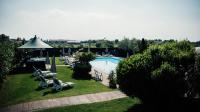 Bazén v ubytovaní Hotel Mary Rose alebo v jeho blízkosti