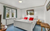 Posezení v ubytování 11 Bedroom Cozy Home In Gørding