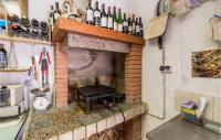Kuchyňa alebo kuchynka v ubytovaní 1 Bedroom Lovely Apartment In Starigrad
