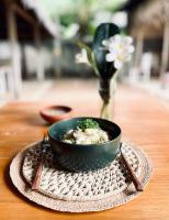 Jídlo v hotelu nebo okolí