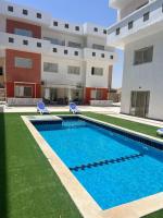 Bazén v ubytování Small lovely cheerful apartment close to El Gouna nebo v jeho okolí