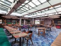 Reštaurácia alebo iné gastronomické zariadenie v ubytovaní Mercure Warszawa Ursus Station