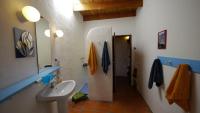 Kúpeľňa v ubytovaní Ferienhaus in Guatiza mit Gemeinsamem Pool