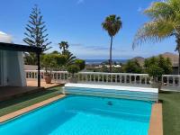 Basen w obiekcie Villa Dora Bella Lanzarote lub w pobliżu
