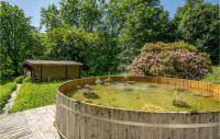 Zahrada ubytování Pet Friendly Home In Videbæk With Wifi