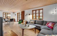 Posezení v ubytování Pet Friendly Home In Videbæk With Wifi