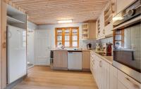 Kuchyň nebo kuchyňský kout v ubytování Pet Friendly Home In Videbæk With Wifi
