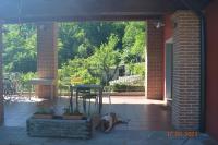 A garden outside B&B Cascina Bedria