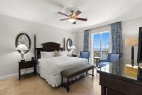 Ein Bett oder Betten in einem Zimmer der Unterkunft Beachside Resort &amp; Residences