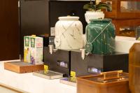 Φωτογραφία από το άλμπουμ του Nostalgia S Hotel Hangzhou West Lake & Hefang Old Street 时光漫步S酒店杭州西湖湖滨河坊街店 Free fresh ground coffee,Free laundry service στη Χανγκζού