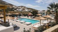 Naxos Cave Suitesの敷地内または近くにあるプール