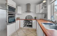 Kuchyň nebo kuchyňský kout v ubytování Holiday Home Sdr, Frankel Rømø