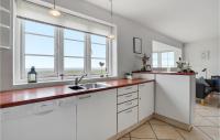 Kuchyň nebo kuchyňský kout v ubytování Holiday Home Sdr, Frankel Rømø