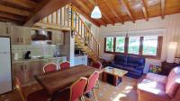 Kuchyňa alebo kuchynka v ubytovaní Chalet Esmeralda 3 d y 2 baños ZAFIRO LAGUNAZO Parque Natural Rio Mundo Riopar