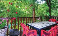 Ogród w obiekcie Holiday Home Drezdenko Lubiatów Ii