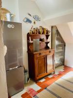 Kuchnia lub aneks kuchenny w obiekcie ''Coco'' Coquet petit Loft au calme en centre ville de Sète