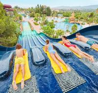 Bazén v ubytování Apartamento a 300 mts de la playa, 25 minutos de Port Aventura y 50 de Barcelona nebo v jeho okolí