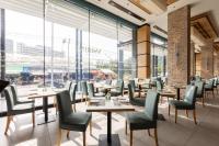 En restaurant eller et andet spisested på The Marina Phuket Hotel