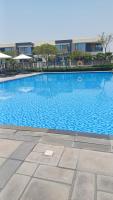 Bazén v ubytování 5 bedroom Villa - Dubai Hills nebo v jeho okolí